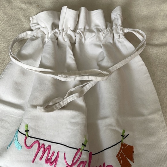Buckhead Betties Laundry Bag Embroidered &  Cinch Top - Picture 3 of 11